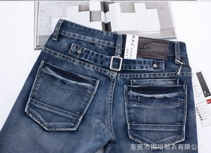 都市型男的選擇 多褶復(fù)古牛仔褲的潮流解析